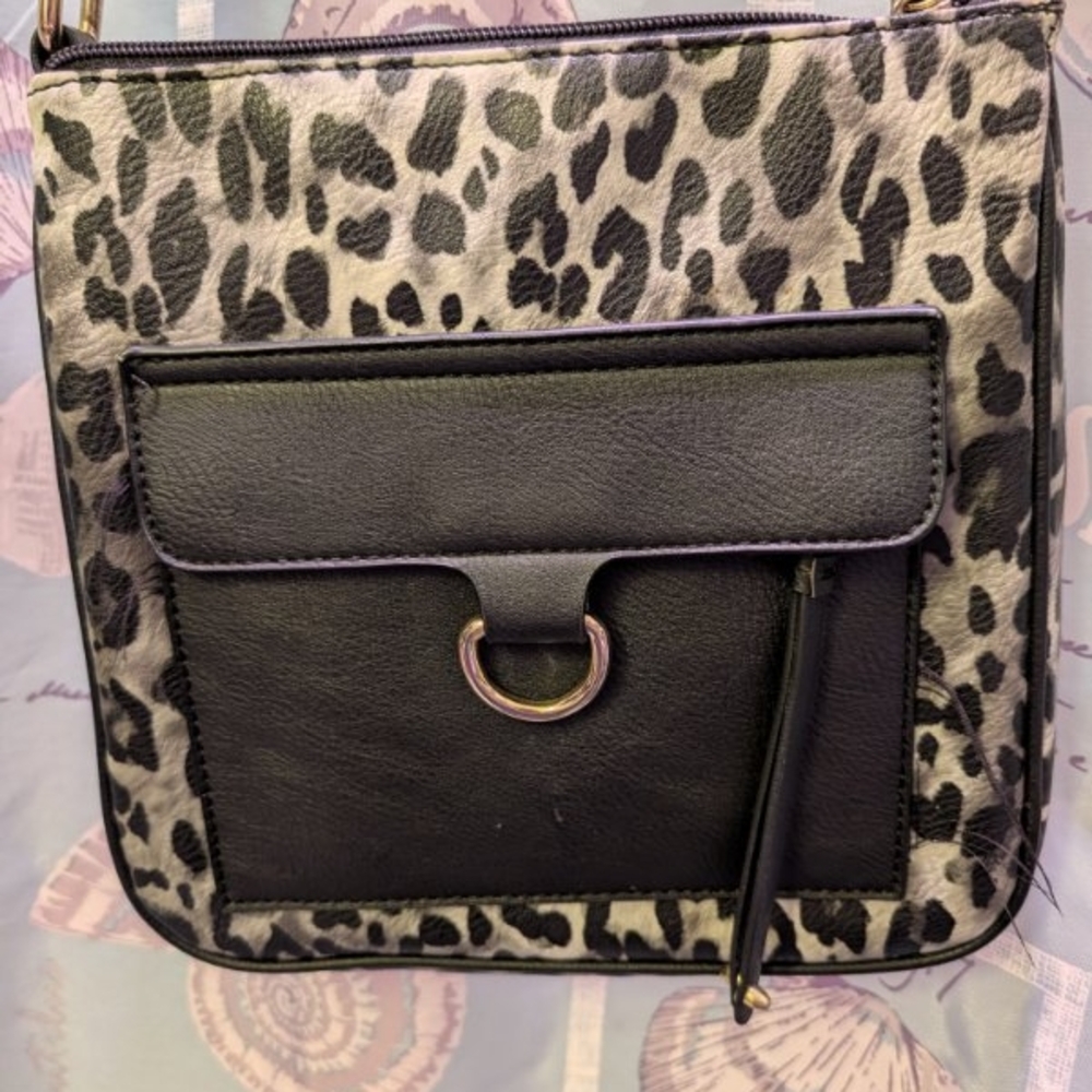 Apt 9 Leopard Print Black Adjustable Crossbody Bag W/ Gold Tone Accents